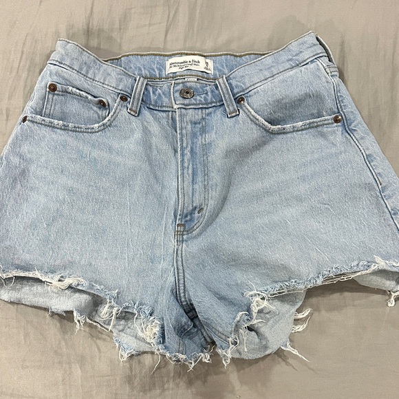 Abercrombie & Fitch Pants - Abercrombie & Fitch 90’s Relaxed Cutoff Short High Rise Distressed Jean Shorts